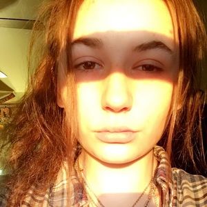 Meet your Posher, Effy